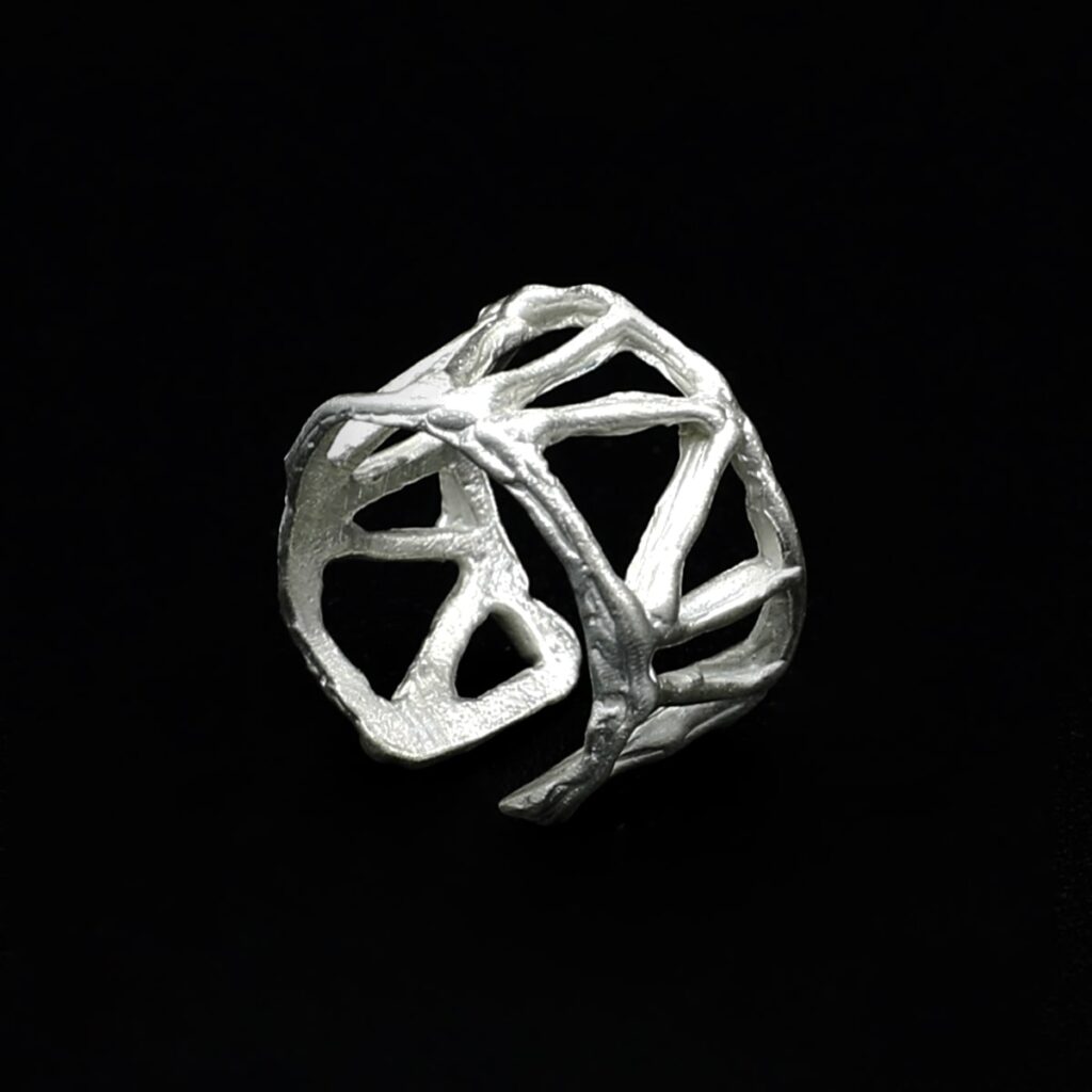 anello particolare in argento