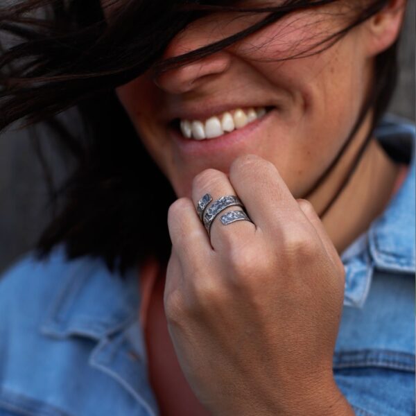 Anillo de plata Saura