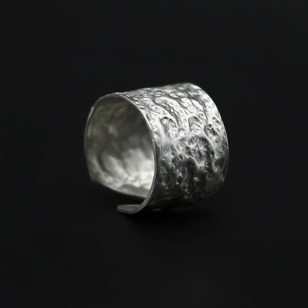 anello particolare da regalare