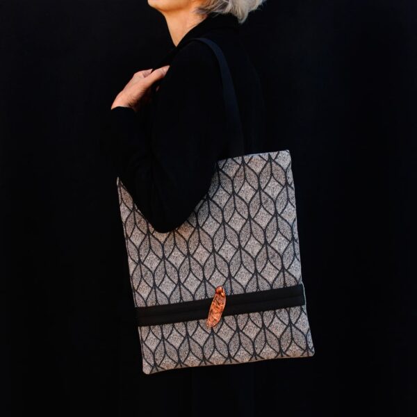 Bolso con broche Atlanta