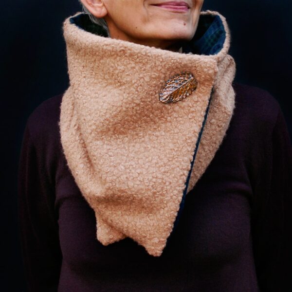 Cuello con joya Parma