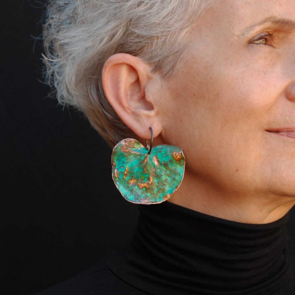 pendientes verdes en forma de hoja