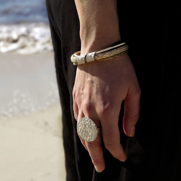 Brazalete de cordones y plata Trebaluguer